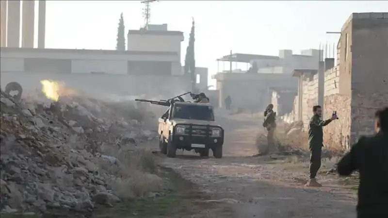 Suriye Ordusu YPG ile Sınırda Şiddetli Çatışmalara Girişti