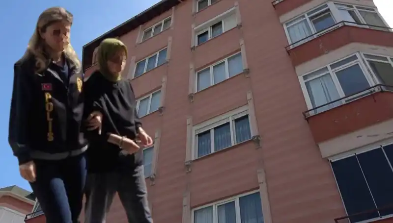 36 Günlük Bebeğini Pencereden Atan Anne Gözaltına Alındı: Olayın Detayları Şok Edici