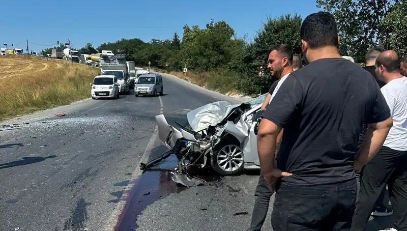 İstanbul'da Kalp Krizi Geçiren Sürücü, Otobüse Çarparak Feci Bir Kaza Geçirdi