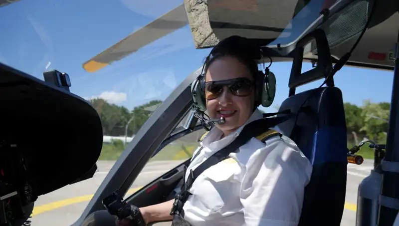 Türkiye'nin İlk Kadın Ambulans Helikopter Pilotunun İlham Verici Hikayesi
