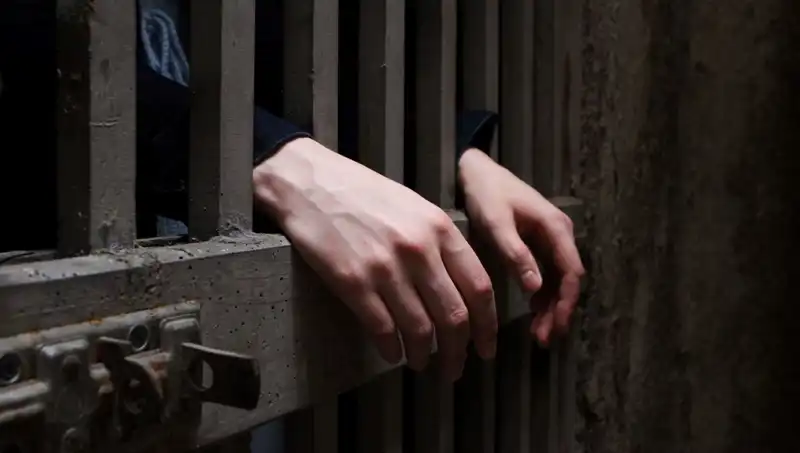 4 Milyon Dolar Çalan Dolandırıcı, Ölü Taklidiyle Kaçmayı Başardı!