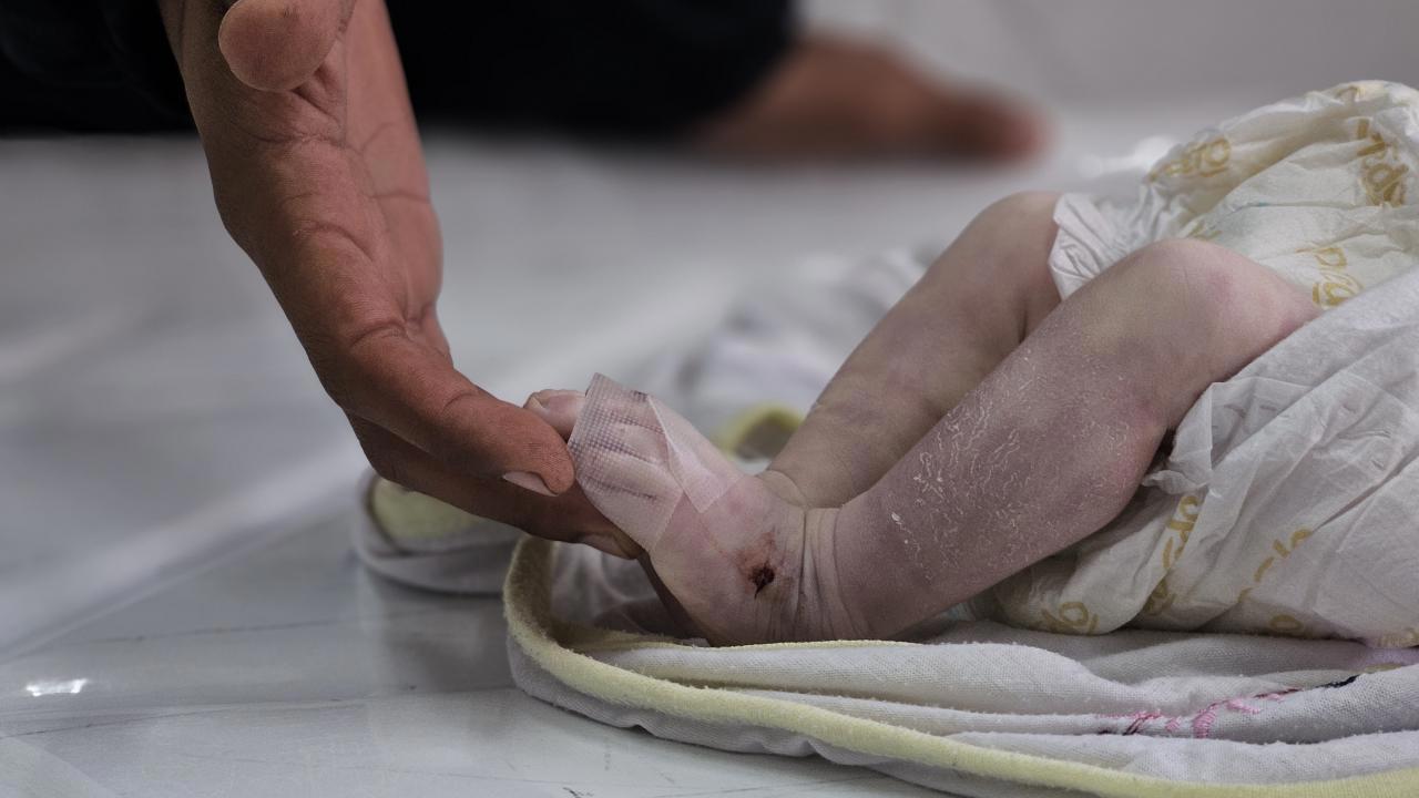 Gazze'de Soğuk Hava Nedeniyle Ölen Bebek Sayısı 7'ye Yükseldi