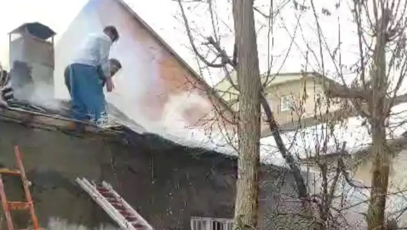Hakkari'deki Korkunç Yangın: Ev Alevlere Teslim Oldu