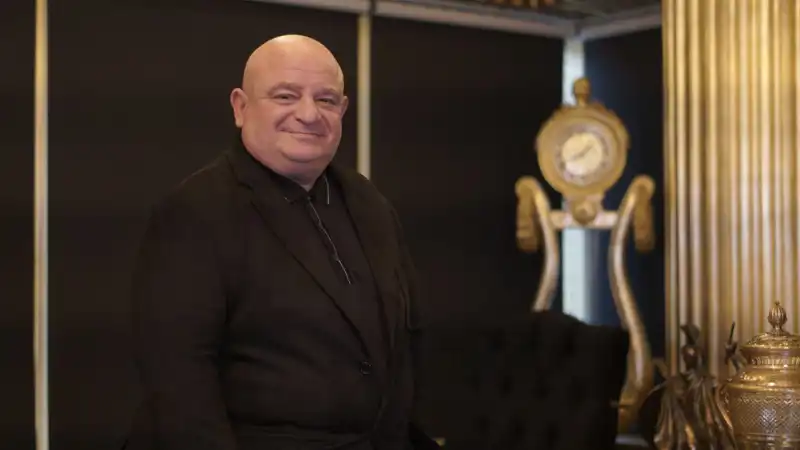 Moiz Mitrani: Tekstilden Finansa Uzanan İlham Verici Bir Başarı Hikâyesi