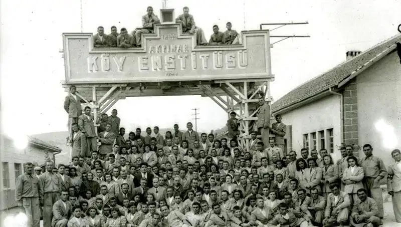 17 Nisan: Köy Enstitüleri’nin Doğuşu ve Eğitim Devrimi