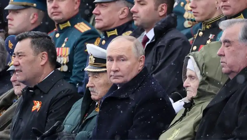 Rus Ordusu Genişliyor: Putin'den Şok Eden İlan ve Sonuçları