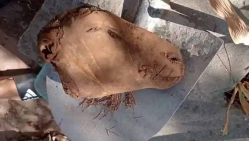 Mezarlık Kazmaları, 100'e Yakın Büyü Buldu: Olayın Arkasındaki Gizem