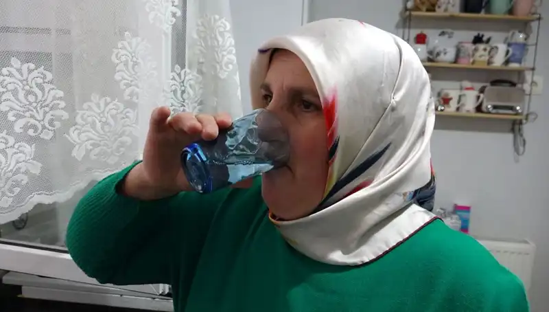 30 Yıldır Nisan Yağmurunu Şifa İçin Tüketen Kadın: Geleneksel Bir Ritüel