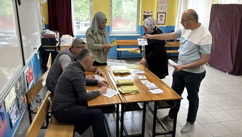 Türkiye'nin 405 Mahalle ve Köyünde Heyecan Dolu Muhtar Seçimleri Gerçekleşti