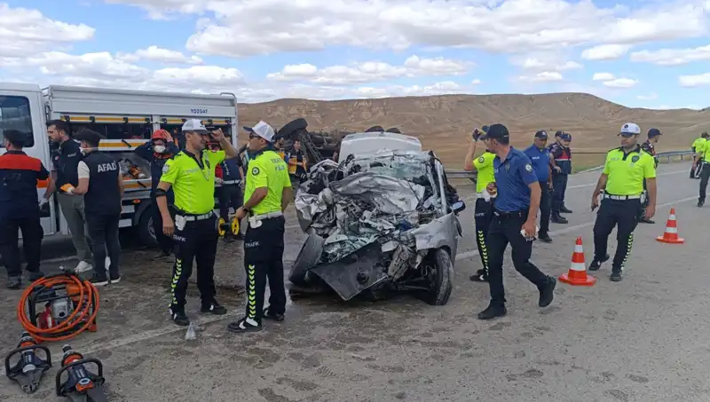 Yozgat’ta Meydana Gelen Feci Kaza: 3 Hayatını Kaybetti, 2 Kişi Yaralandı