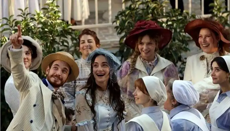 Şakir Paşa Ailesi Dizisinde Trajik Yangın: Set Çalışanı Hayatını Kaybetti