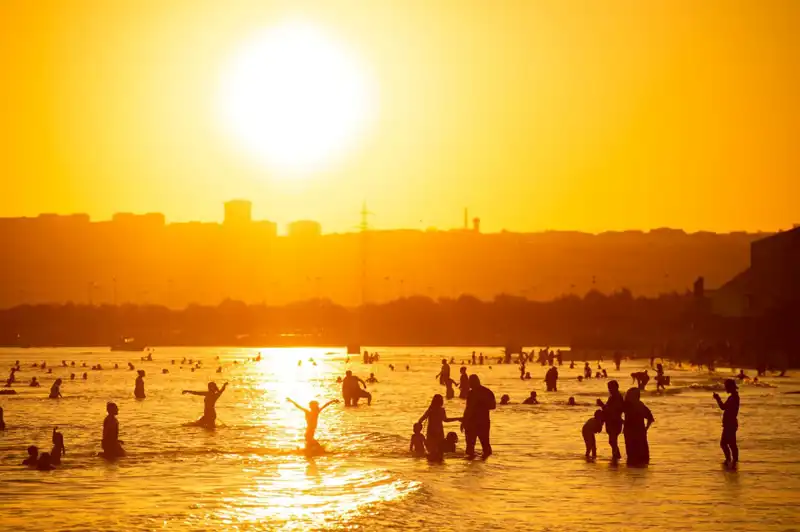 İstanbul'da Mayıs Ayında Temmuz Sıcaklığı: Pazar Günü İçin Hazırlanın!