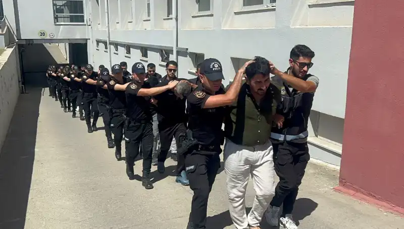 Adana'da 825 Kilogram Eroin Ele Geçirildi: 16 Şüpheli Tutuklandı!