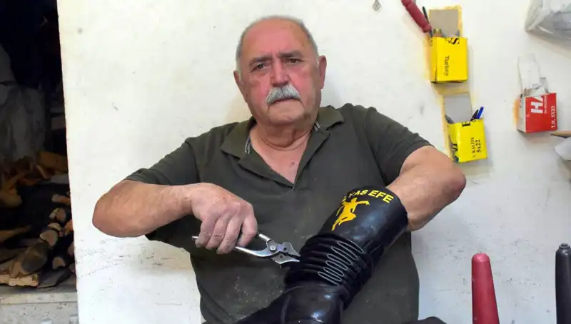 Tireli Hasan Usta: 64 Yıldır Mesleğini Sürdüren Efsanevi Zanaatkar