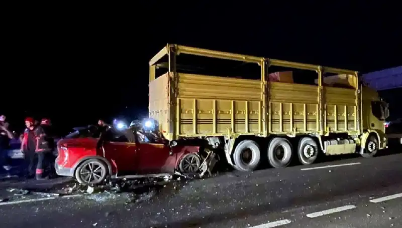 Kamyona Çarpmanın Sonucu: Genç Sürücü Hayatını Kaybetti
