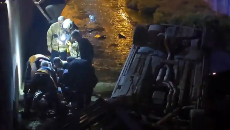 Yaralıyı İtfaiye Kurtardı, Kaçan Sürücü Olaya Göz Yumarak Kayboldu