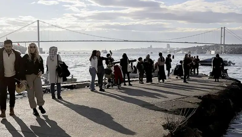 Bahar Havası Nisan'da Geri Dönüyor: Sıcaklıklar 10 Derece Artacak!