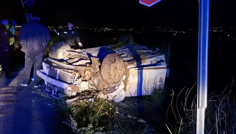 Otomobil Şarampole Devrildi: Korkunç Kaza Sonrası 1 Ölü, 3 Yaralı