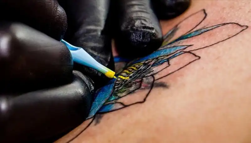 Dövme Mürekkebi Kanser Riskini Artırıyor mu? Bilimsel Araştırmalar Çarpıcı Sonuçlar Sunuyor