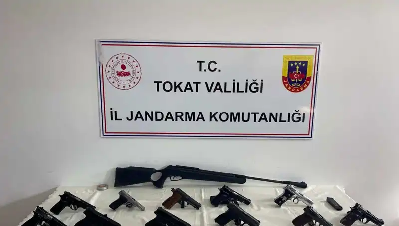 Tokat'ta Kaçak Silah Operasyonu: İki Kişi Suçüstü Yakalandı