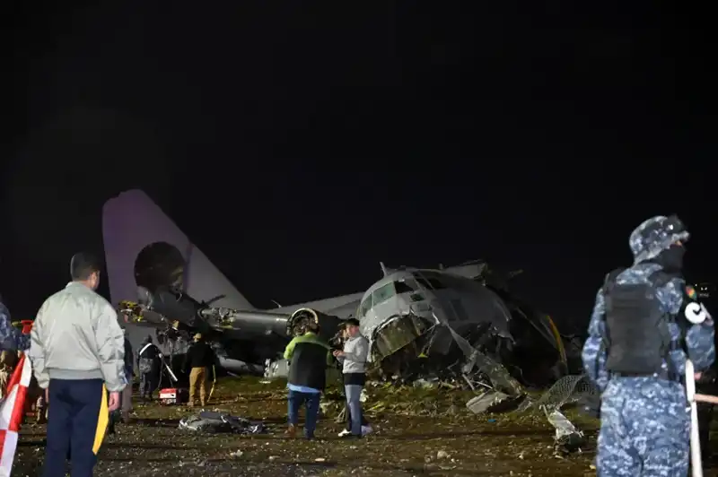 Bolivya'da Para Taşıyan Askeri Uçak Düştü: Sır Perdesi Aralanıyor