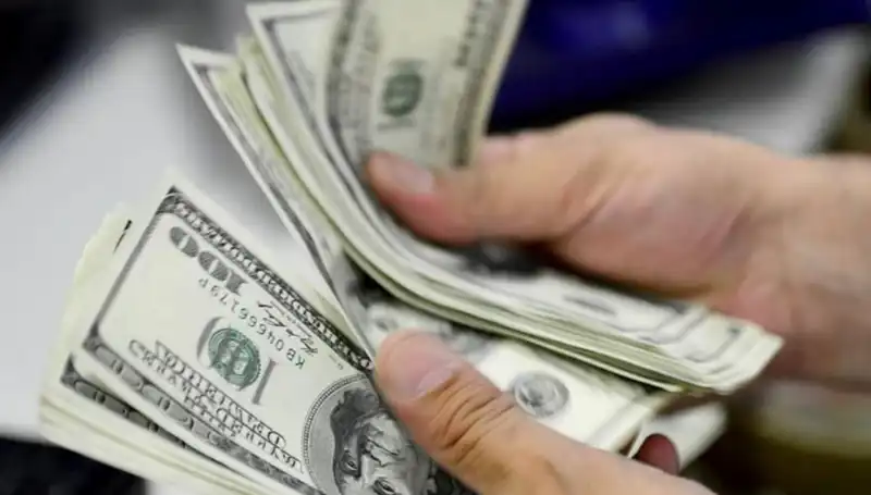 Dolar Kuru Bugün Neden Dalgalanıyor? Güncel Fiyatlarla 30 Nisan 2024