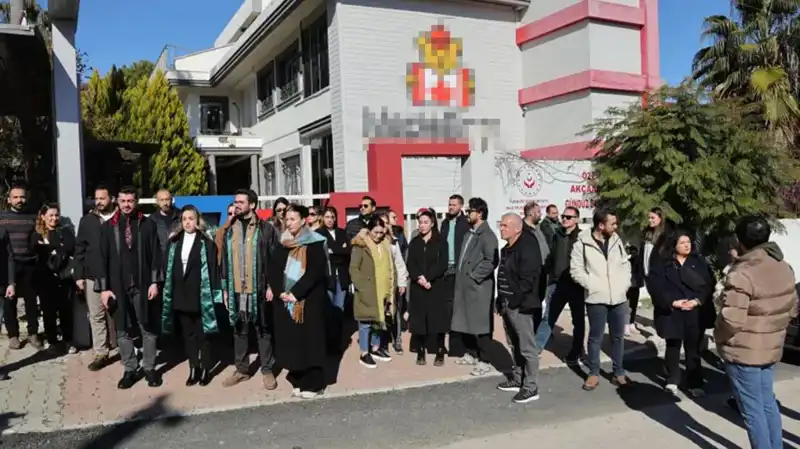 Karne Günü Velileri Sarsan Olay: Öğretmenler ve Öğrenciler Gözyaşları İçindeydi