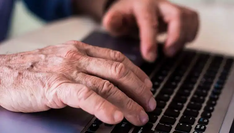 Teknolojinin Gücüyle Demansa Karşı: Zihnimizi Koruma Yolları