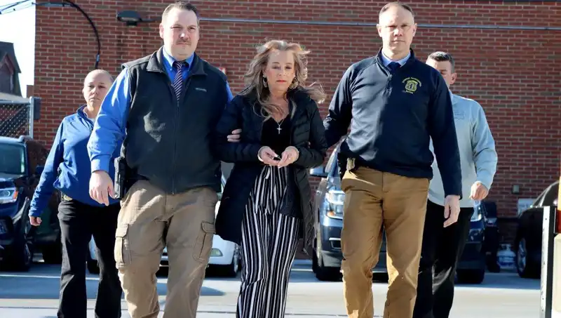 ABD'de Üvey Anne Korkunç Caydırıcılığı: 20 Yıl Boyunca Kilit Altında Yaşadı