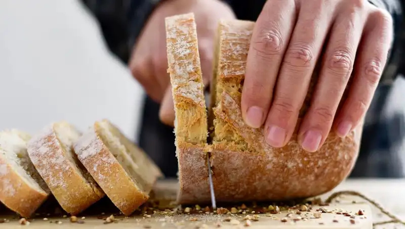 Kızarmış Ekmek mi Yoksa Taze Ekmek Mi? Hangi Seçim Daha Sağlıklı?