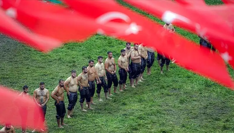 664. Tarihi Kırkpınar Yağlı Güreşleri Başlıyor: Başpehlivanlar Arenada!
