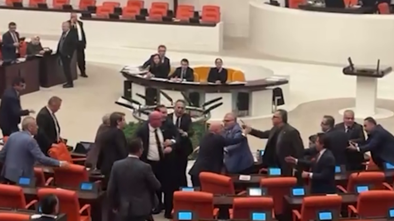 Meclis’te İsmet İnönü Tartışması: Geçmişin İkonu Bugünün Gündemi