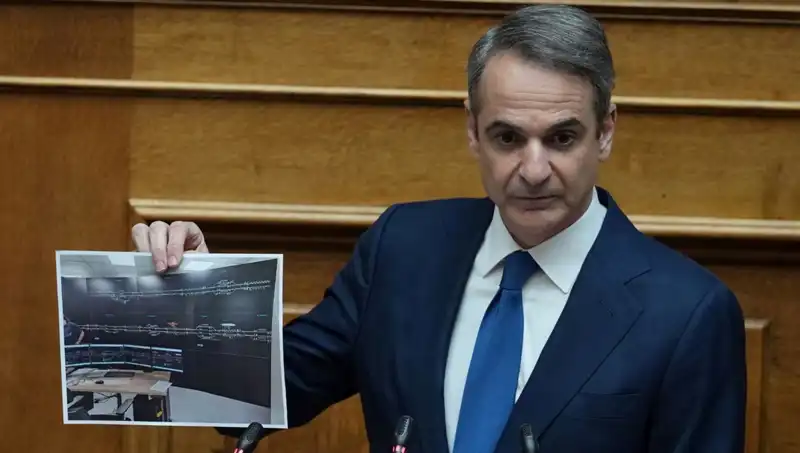 Yunanistan'da Siyasi Çalkantılar: Miçotakis Protestoları Karşısında Ne Yapacak?