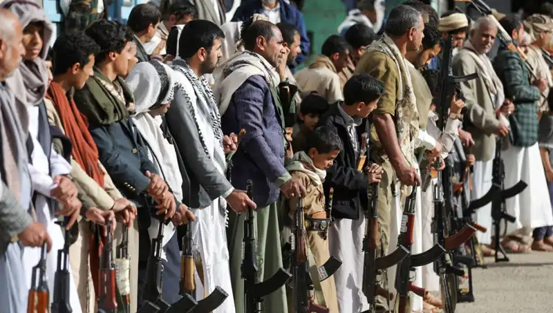 Husiler, Kızıldeniz'de ABD Savaş Gemilerine Saldırdı: Gelişmeler Neler?