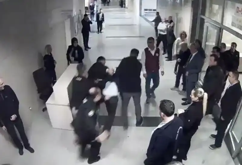 Kadın Hakimi Vuran Savcı ile İlgili Şok Edici Görüntüler Ortaya Çıktı