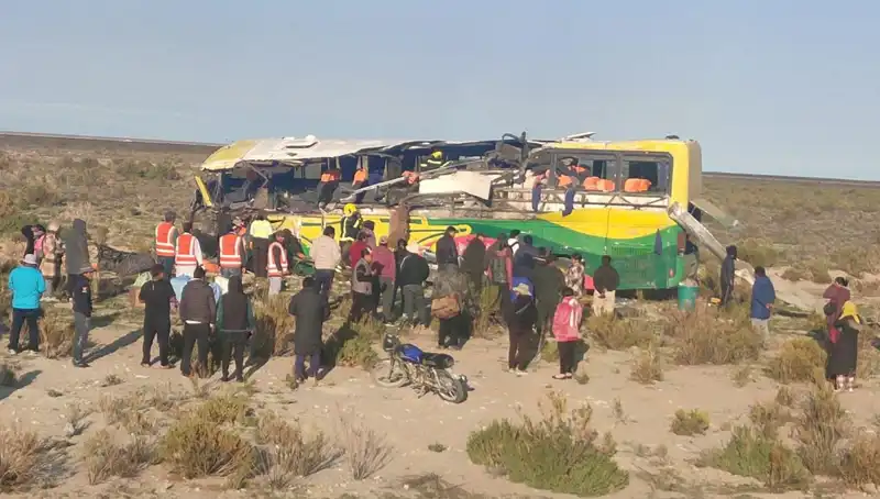 Bolivya'da Korkunç Otobüs Kazası: 37 Kişi Hayatını Kaybetti