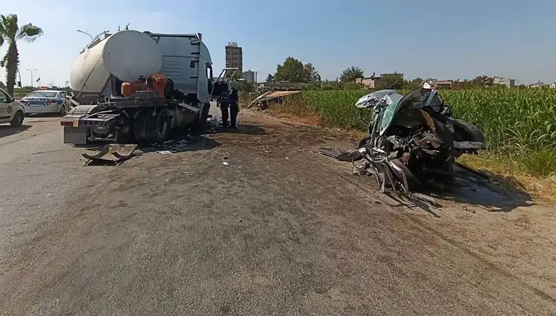 Adana'da Tanker Faciası: Otomobil ve Kamyon Kaza Yaptı