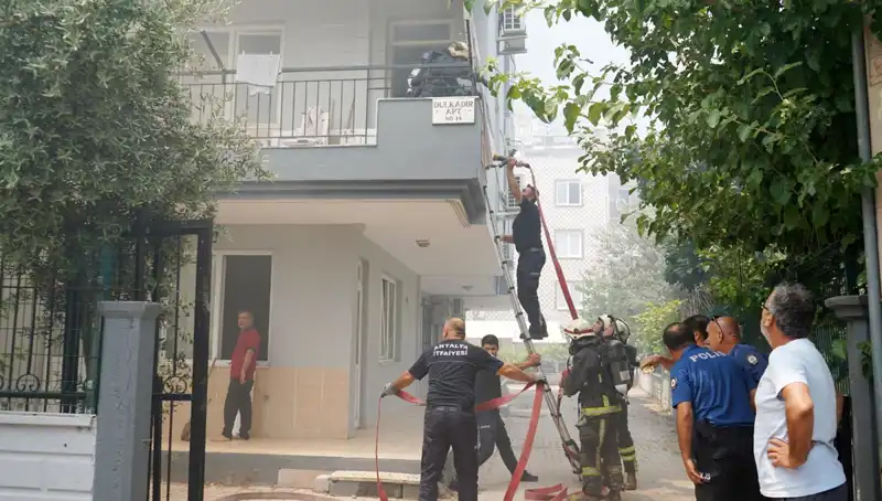 Arkadaşına Öfkelenen Genç, Ağabeyinin Dairelerini Ateşe Verdi!
