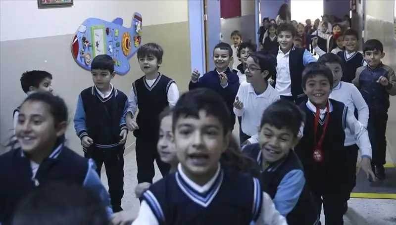 2025 Okul Takvimi Açıklandı: Okullar Ne Zaman Açılıyor?