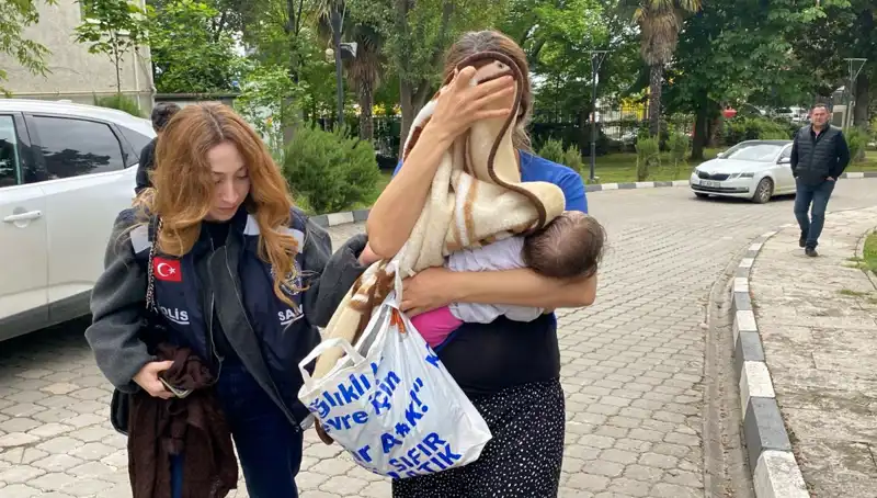 Evlerden Hırsızlık Yapan Kadın, Güvenlik Güçleri Tarafından Yakalandı