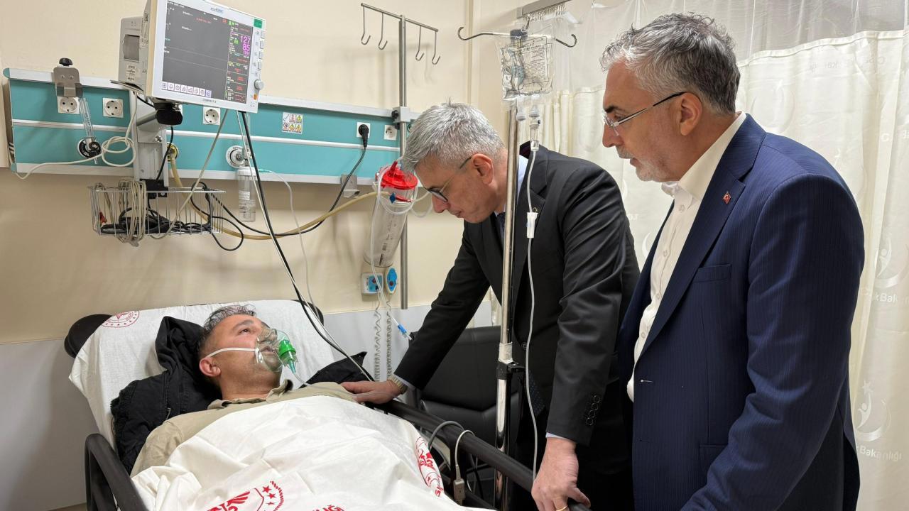 Bakanlar, Şehit Ailelerini Ziyaret Etti