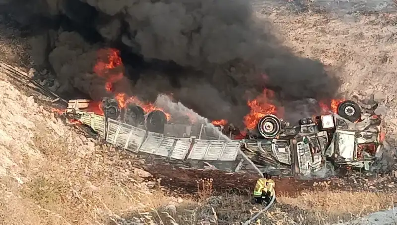 Şarampole Devrilen Araçta Yangın: Korkutan Kaza Detayları Açıklandı