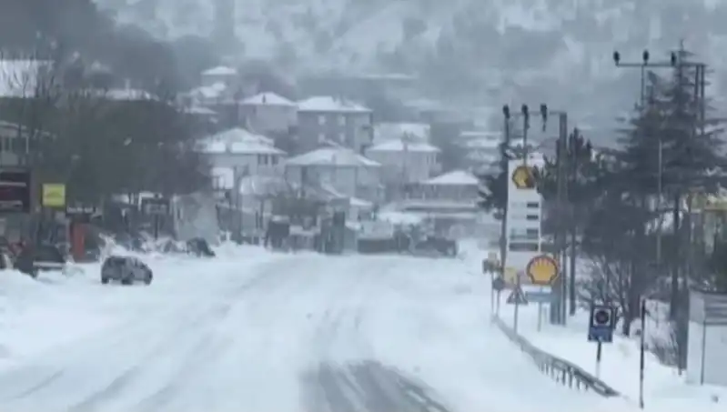 Sertavul Geçidi'nde Kar ve Sis Ulaşımı Engelledi!