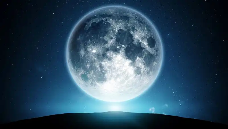 2025 Nisan Dolunayı: Zihinleri Aydınlatan Gece ve Burçlara Etkileri