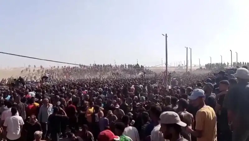 İsrail'in İnsani Yardım Girişimine Saldırısı: 30 Filistinli Hayatını Kaybetti