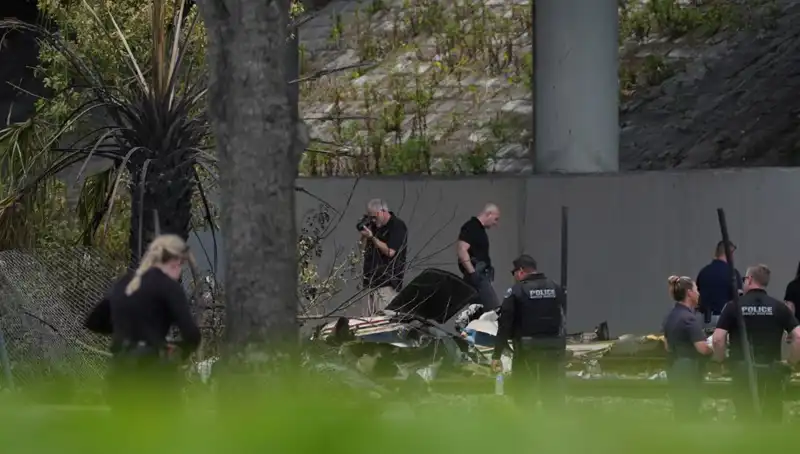 New York'ta Uçak Kazası: Küçük Uçak Düştü, 1 Kişi Hayatını Kaybetti