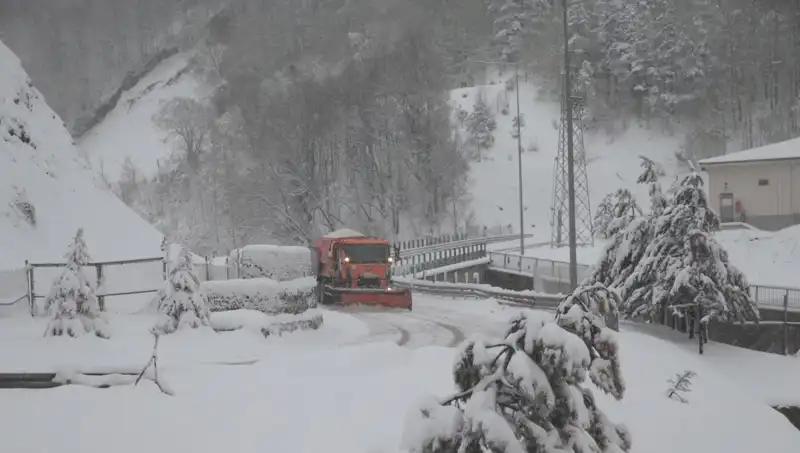 Bolu Dağı'nda Vakanos Kar Yağışı: Kış Turizmi İçin Fırsat!