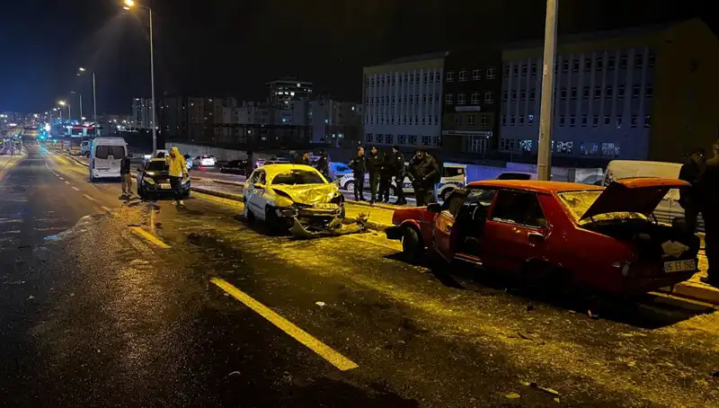 Kayseri'de Feci Kaza: 11 Araç Zincirleme Çarpıştı, Yaralılar Var!