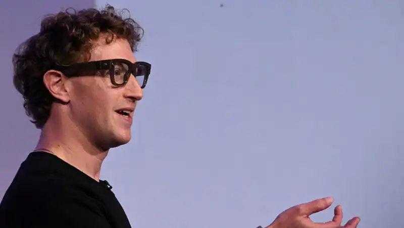 Zuckerberg'in Yeni Ürünü: Geleceğin Gözlükleri Yapay Zeka ile Buluşuyor