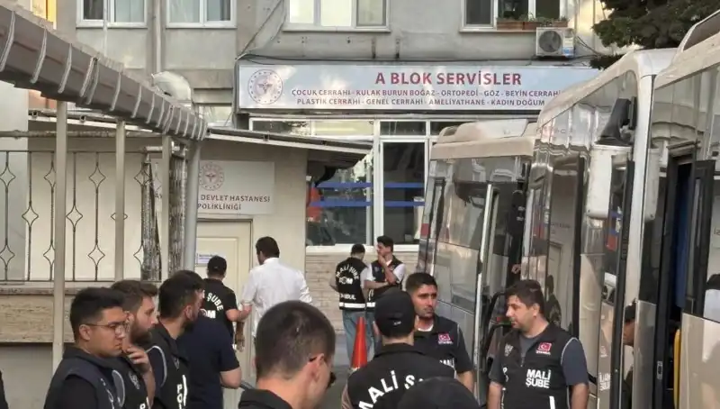İETT Genel Müdürü ve 24 Şüpheli, İBB Soruşturmasında Adliyeye Çıktı